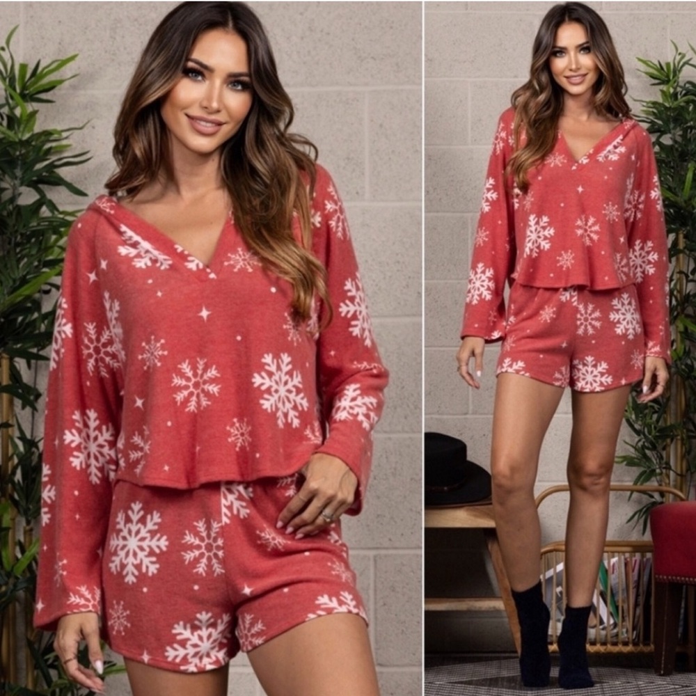 Cozy Snowflake Print Pajama Set